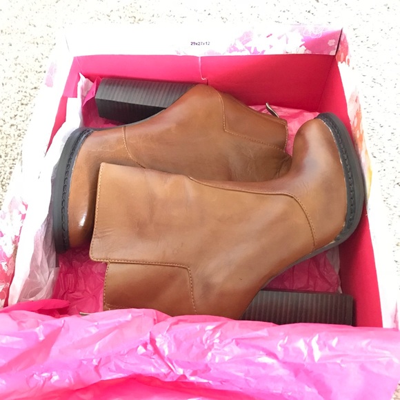 chinese laundry cognac boots